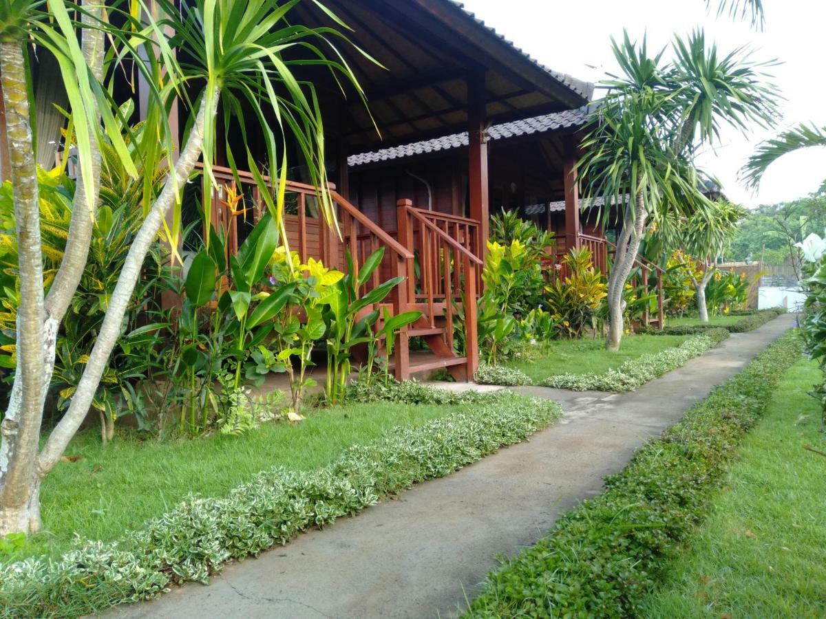 Gatri Hut Otel Lembongan Dış mekan fotoğraf